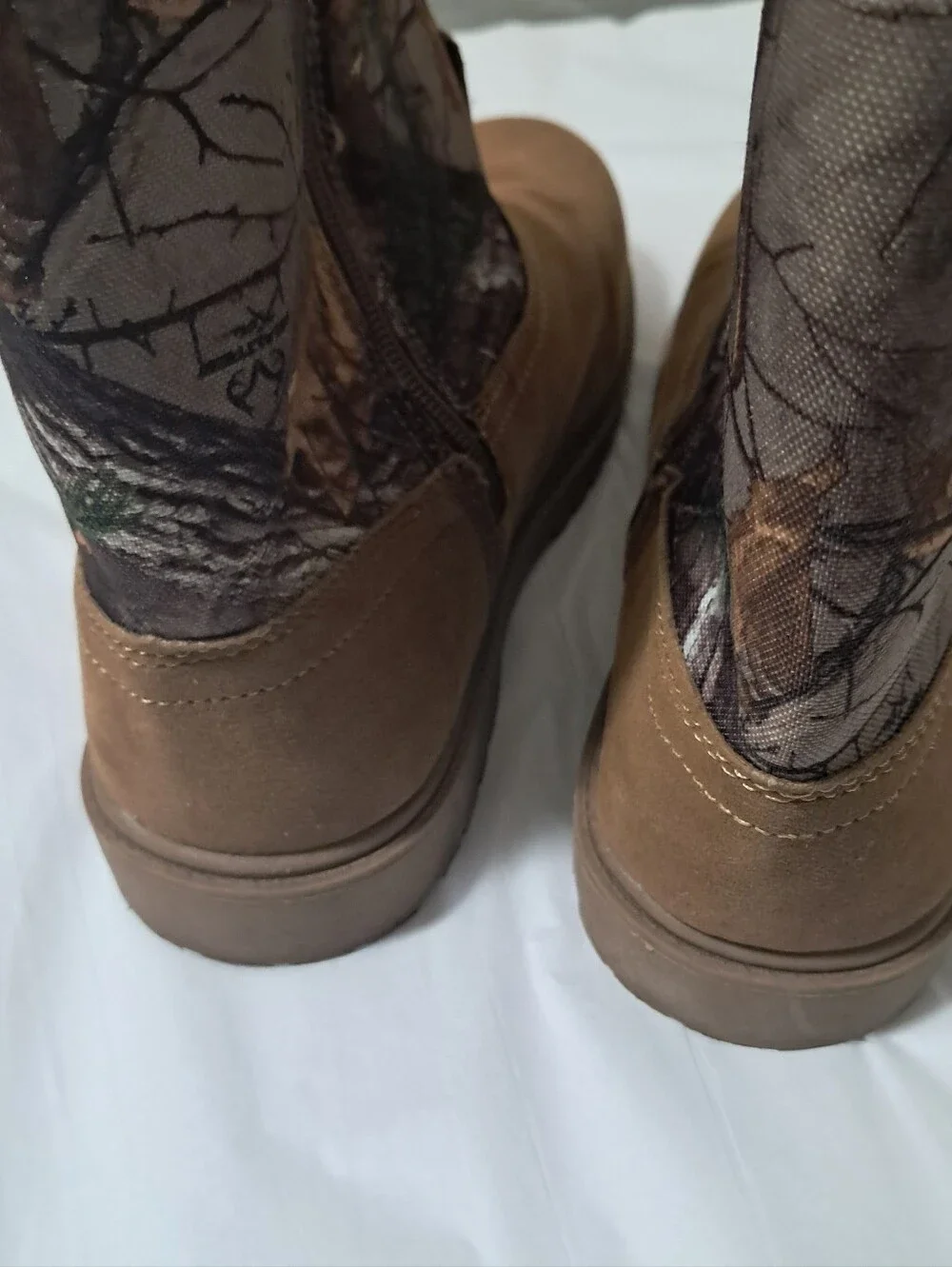 Magellan Outdoors Girls Faux Suede Boone Realtree Edge Boots Sz. 5D